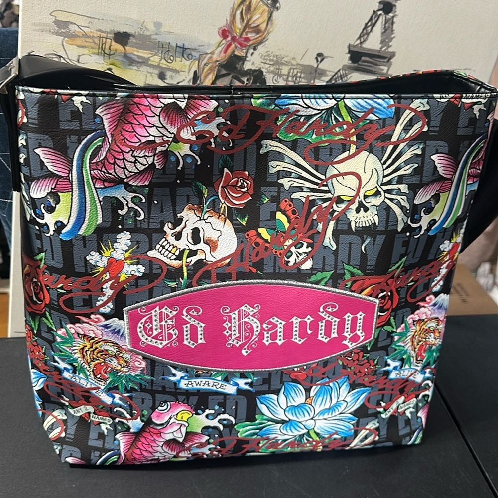 Ed hardy tote bag with small matching pouch
